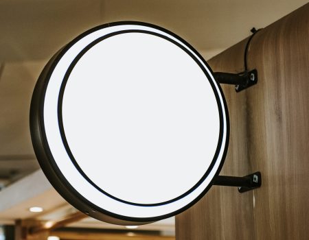 Circle sign for cafes and restaurants
